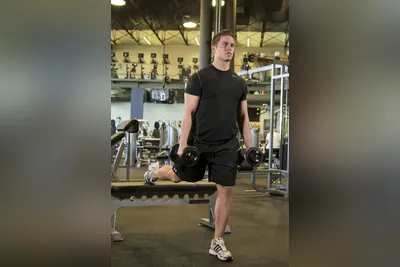 Split squat with dumbbells: Start